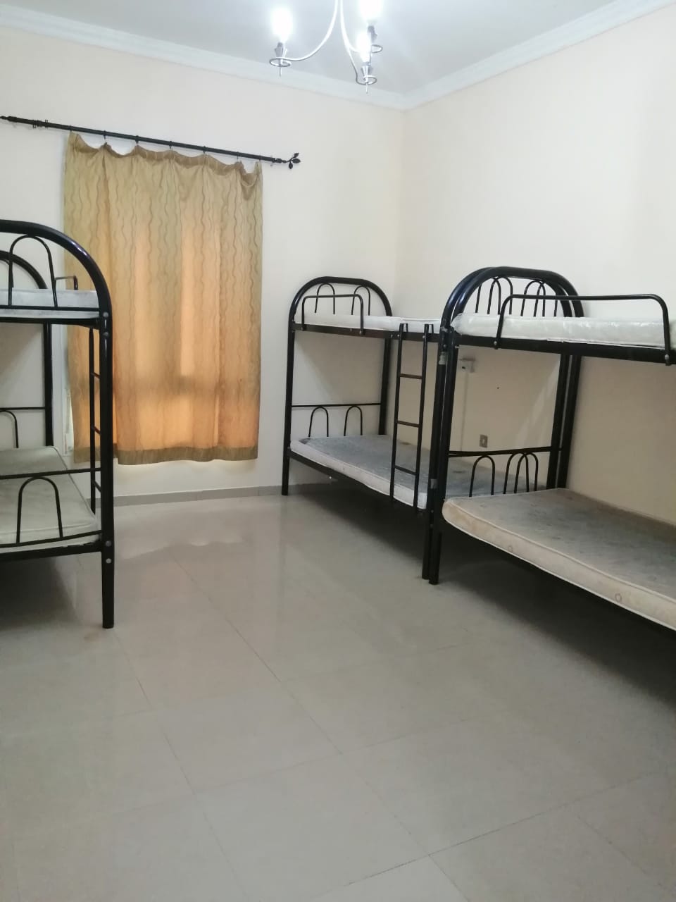 EXECUTIVE BED SPACES AVAILABLE (For Male & Female)
