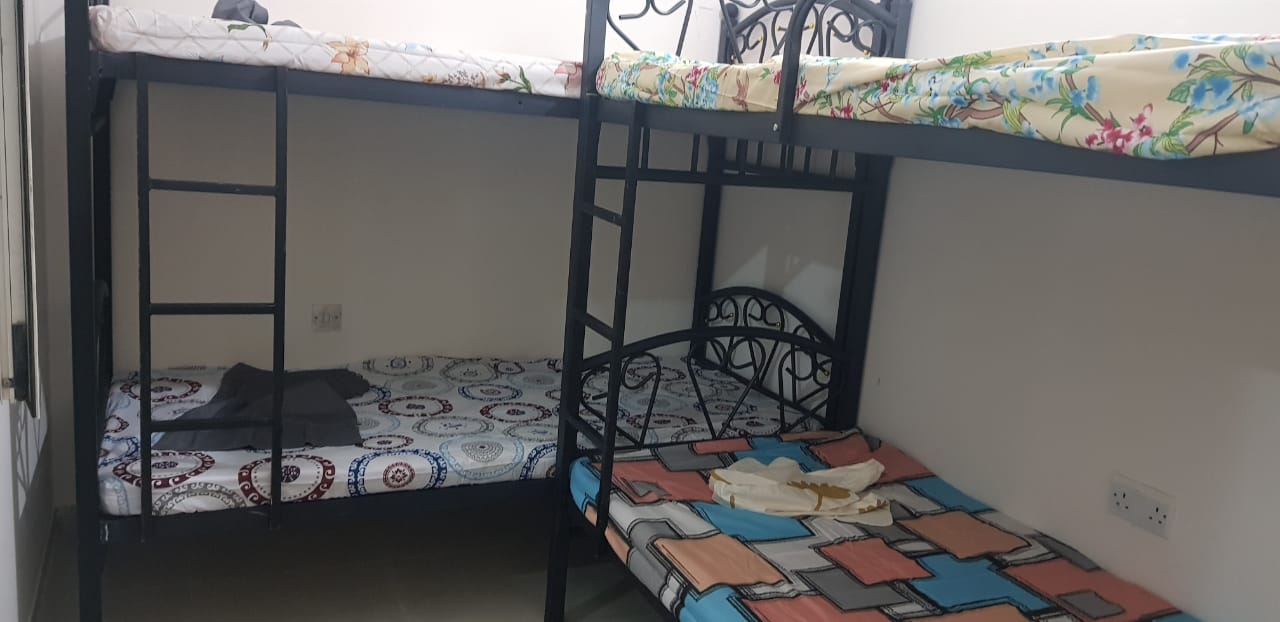 EXECUTIVE BED SPACES AVAILABLE FOR (Male & Female) IN BUR DUBAI
