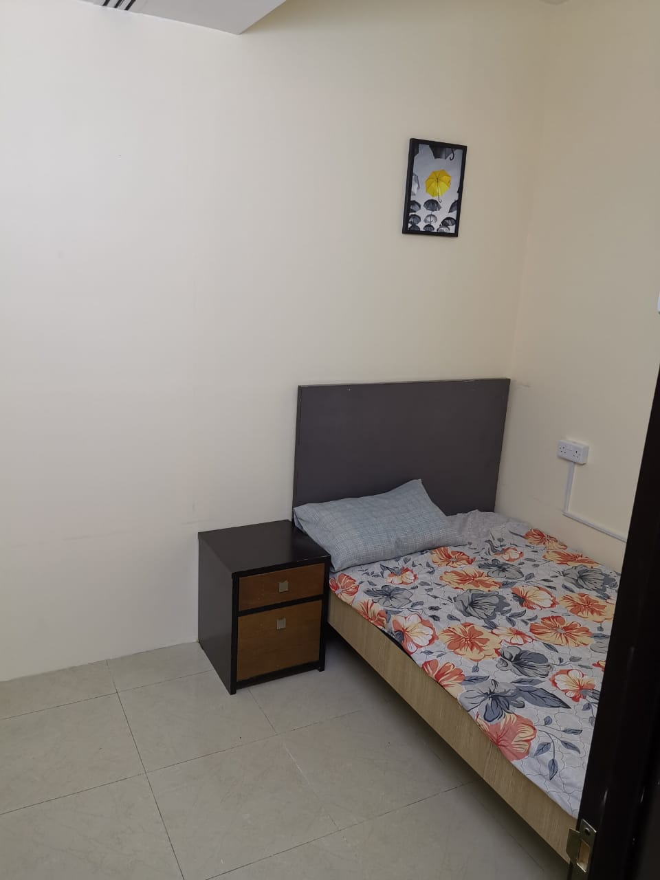 FURNISHED ROOMS AVAILABLE FOR COUPLES IN BUR DUBAI IN CHEAPEST PRICE