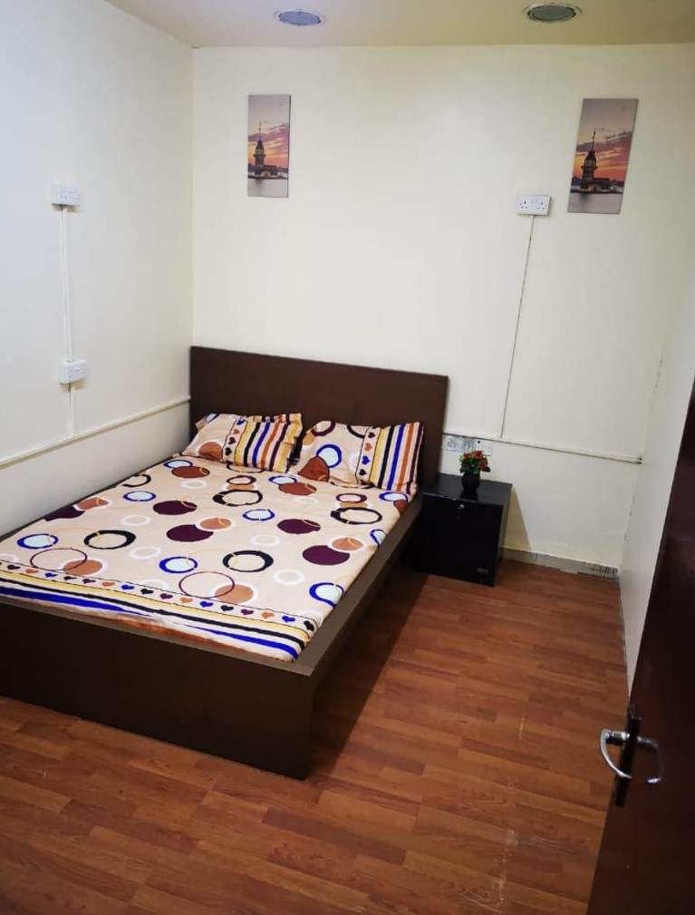 Full Furnished Couples Rooms With Attach Washroom @2000 Inclusive All in Bur Dubai
