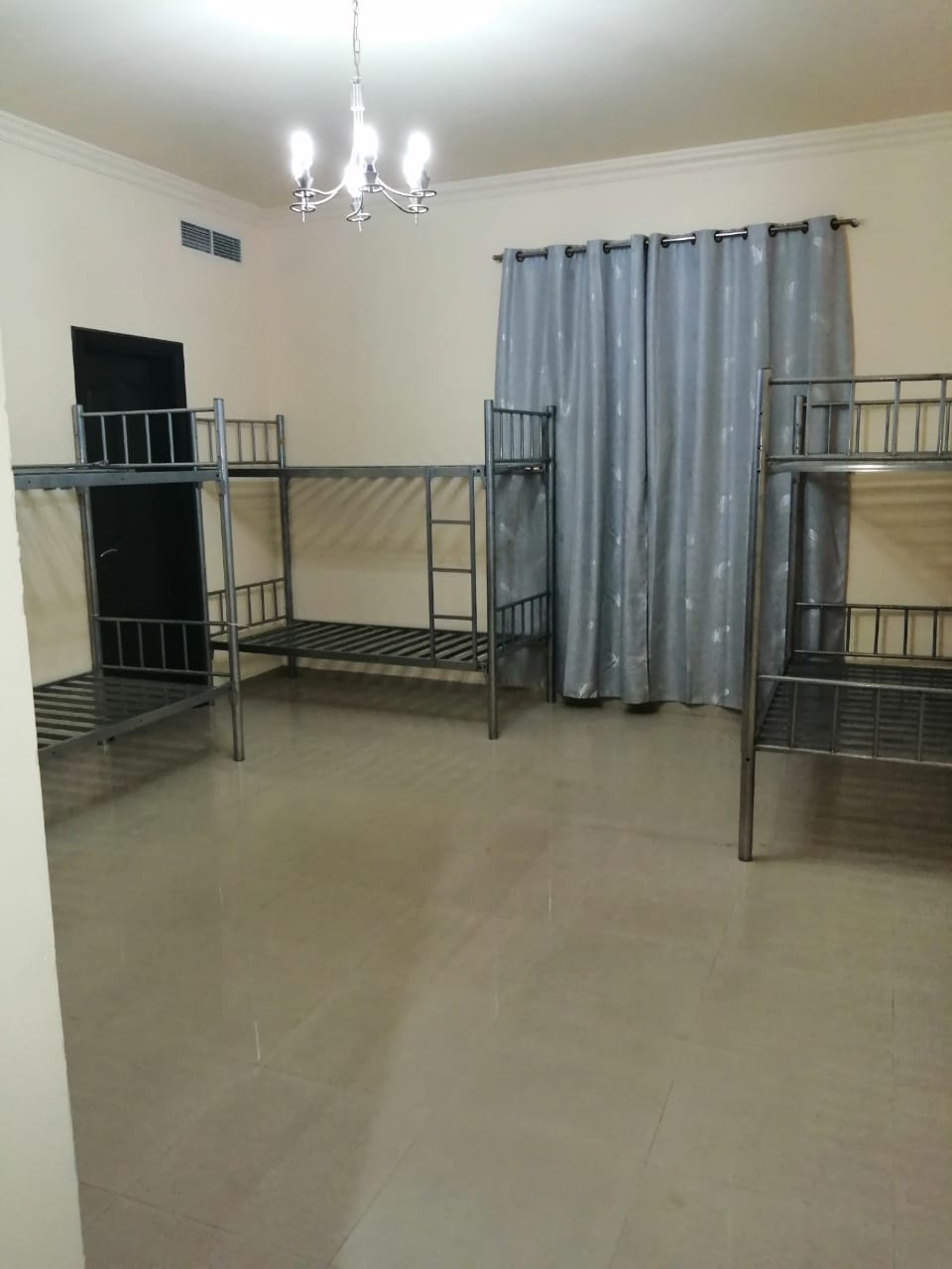 Bed Spaces for Male Females in Well Furnished Room @600 Inclusive All in Bur Dubai