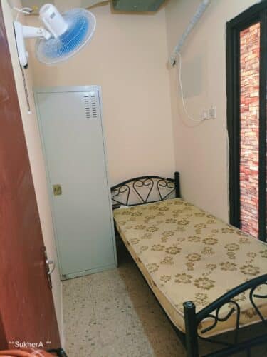 Partition Rooms, Fully furnished Rooms , Bed space Available now In krama Near AdcB metro
