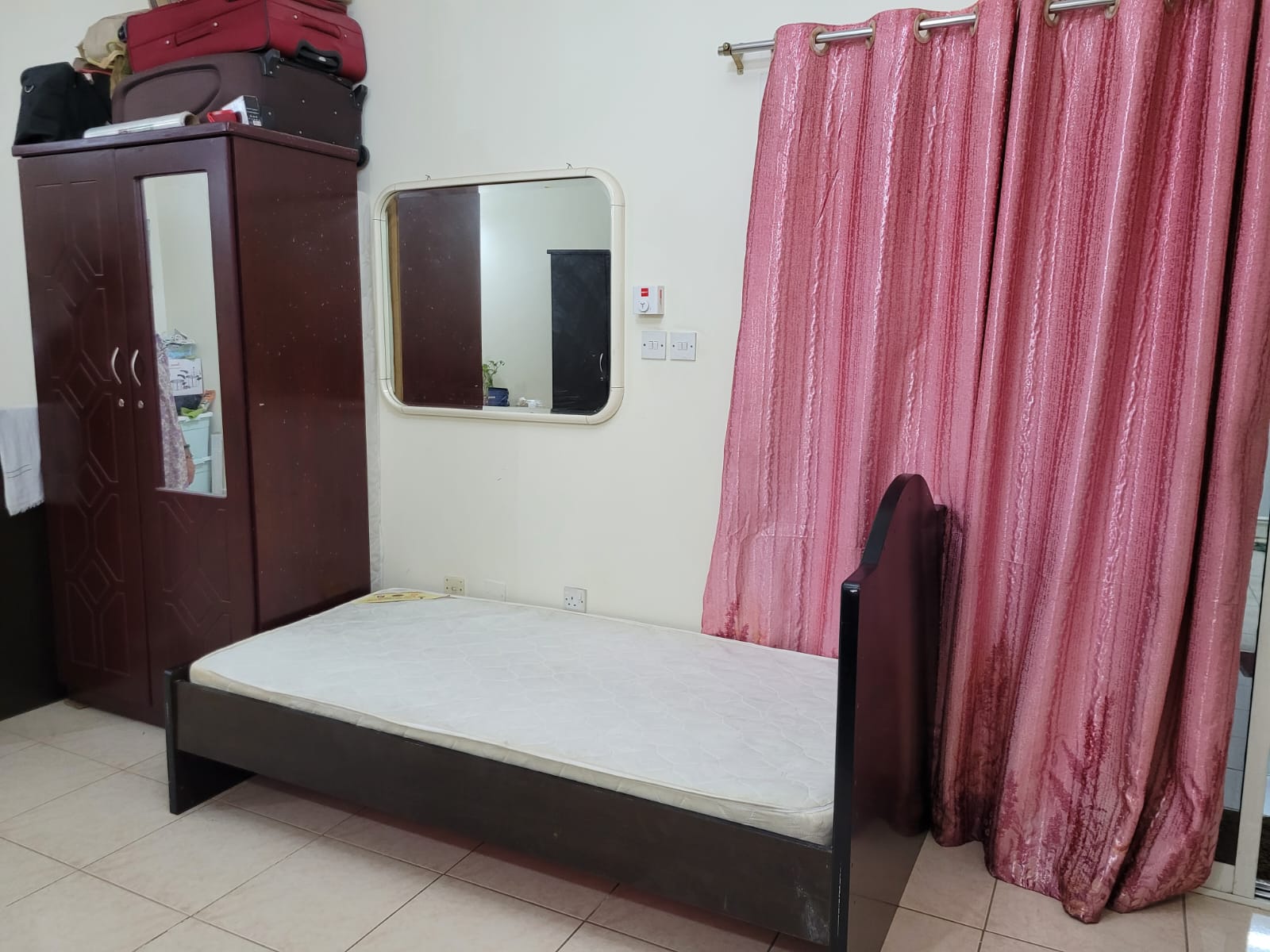Ladies Bed space available in Karama Nr Fish Market and Bus Station